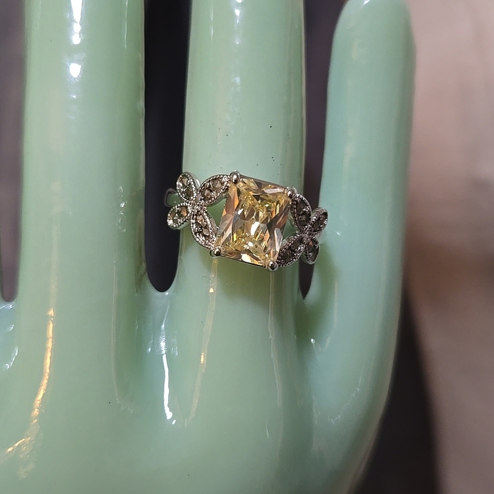 Elegant Canary Style Ring